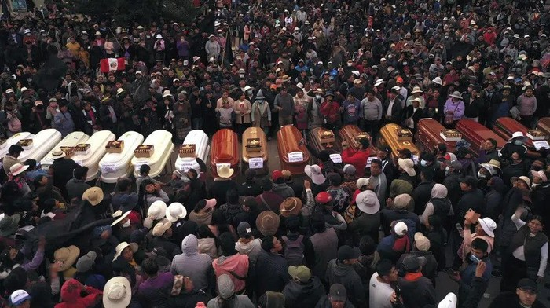 peru_membara_demo_anti_pemerintah_renggut_47_jiwa_polisi_dibakar