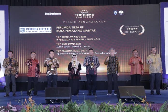 perumda_tirta_uli_siantar_meraih_top_bumd_awards_2023_dengan_excellent