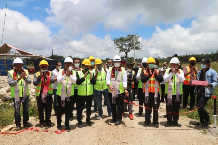 perusahaan_penggilingan_batu_pertama_di_samosir_diresmikan