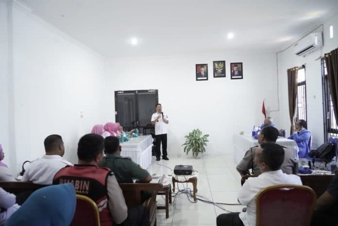 pesan_bupati_labusel_ke_nakes_jangan_tanya_status_ekonomi_pasien