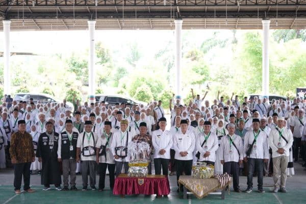 pesan_bupati_labusel_untuk_294_jemaah_calon_haji_jaga_kondisi_fisik