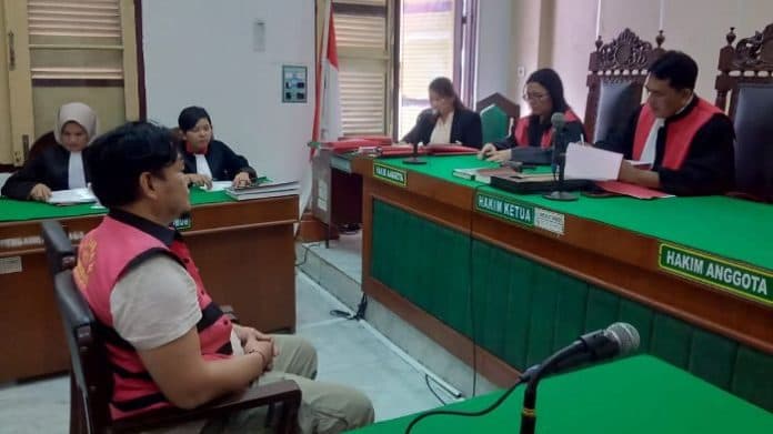 pesan_rokok_ilegal_dari_pekanbaru_warga_medan_johor_ini_jadi_pesakitan