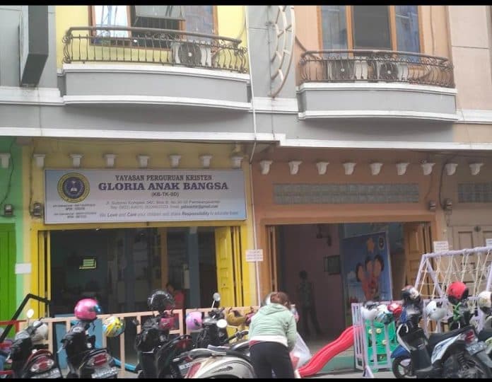 pesangon_phk_hanya_rp25_juta_kepala_tk_kristen_gloria_anak_bangsa_melapor_ke_disnaker_siantar