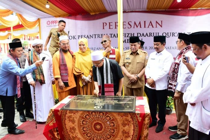 pesantren_mempunyai_arti_penting_membina_kehidupan_beragama