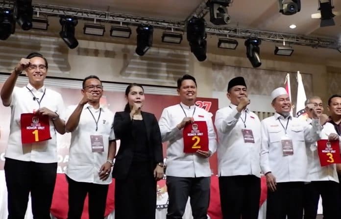 peserta_pilkada_medan_ikuti_pengundian_nomor_urut