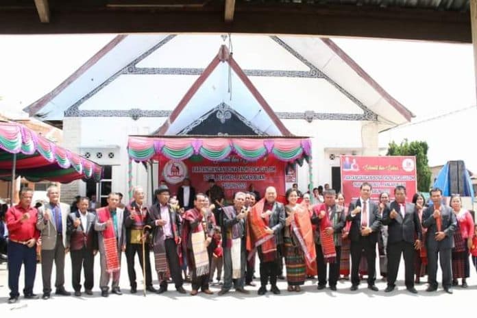 pesta_bona_taon_toga_gultom_kecamatan_pangaribuan_bupati_taput_semoga_menambah_kekompakan