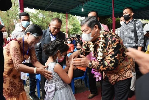 pesta_pelindung_paroki_st_yohanea_paulus_digelar_wabup_deli_serdang_pembangunan_keagamaan_penting_untuk_landasan_moral