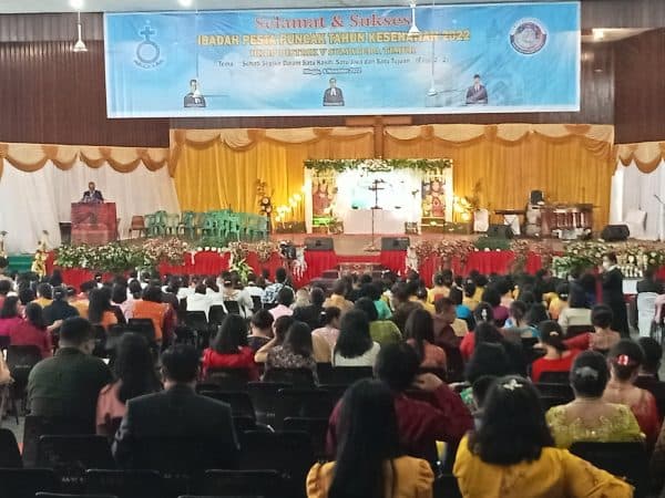 pesta_puncak_tahun_kesehatian_hkbp_distrik_v_sumatera_timur_berjalan_sukses