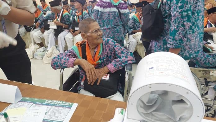 petani_berusia_96_tahun_asal_madina_berangkat_haji_untuk_kedua_kalinya