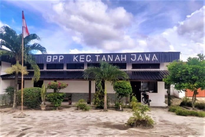 petani_di_kecamatan_tanah_jawa_belum_mendapatkan_kartu_tani