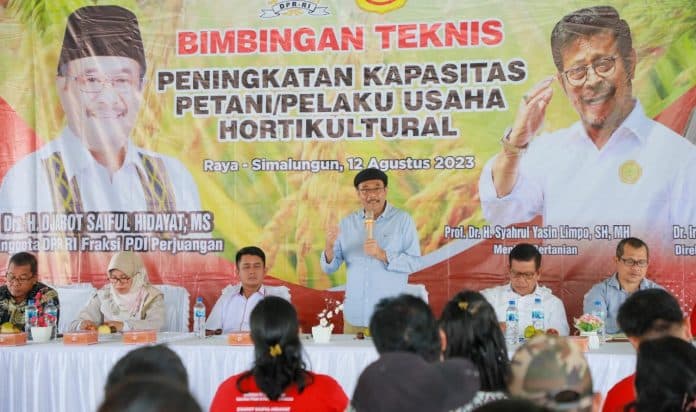 petani_simalungun_diajak_berani_lawan_pemodal_besar