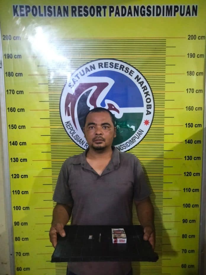 petugas_amankan_pengedar_narkoba_dipadangsidimpuan