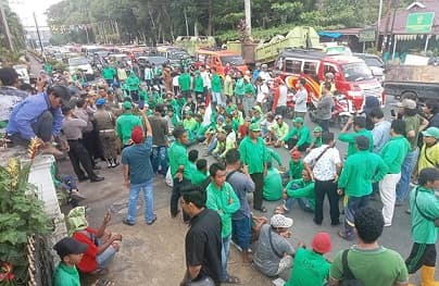 petugas_kebersihan_siantar_ancam_bawa_anak_dan_istri_ikut_unjuk_rasa
