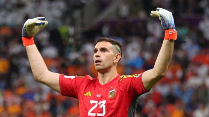 piala_dunia_emiliano_martinez_sebut_semua_orang_ingin_argentina_kalah
