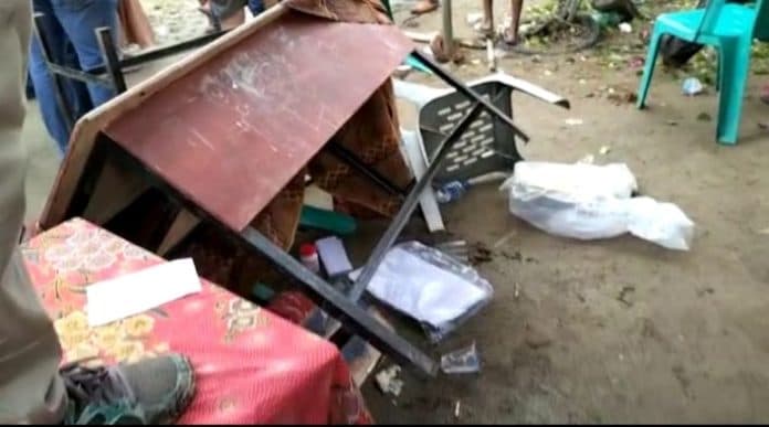 pilkades_di_desa_sei_paham_asahan_ricuh_meja_dan_berkas_panitia_dirusak_massa