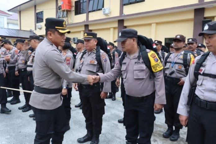 pimpin_pergeseran_pasukan_pengamanan_pemilu_ini_pesan_kapolres_siantar_ke_anggota