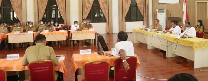 pimpin_rakor_pemerintahan_bupati_simalungun_layani_masyarakat_dengan_baik