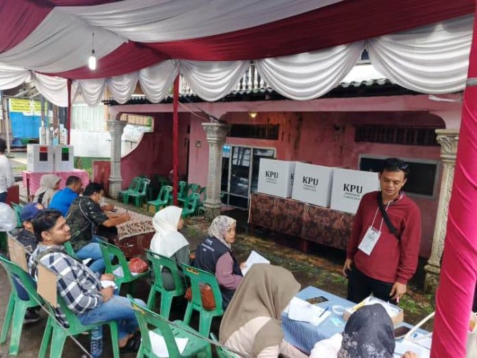 pindah_lokasi_tps_27_medan_maimun_gelar_pemungutan_suara_susulan