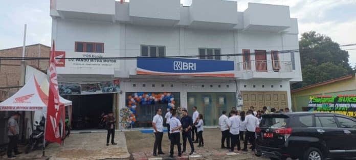 pindah_tempat_kini_kantor_bri_kcp_pangururan_berada_di_jalan_fl_tobing