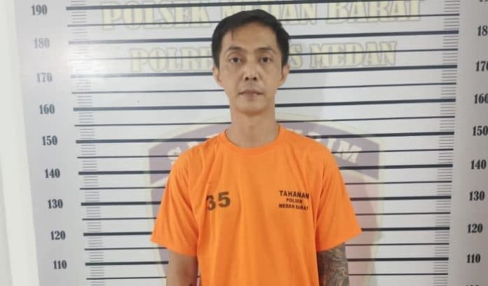pistol_pelaku_percobaan_penembakan_bos_showroom_mobil_di_medan_ilegal