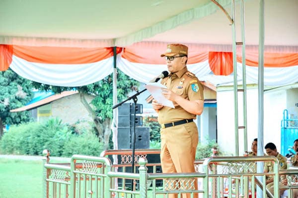 pj_bupati_batu_bara_kenalkan_tagline_kinerja_saat_apel_perdana