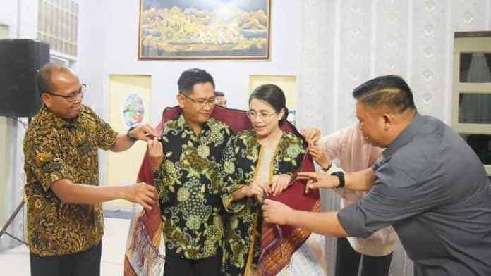pj_bupati_kenalkan_tapteng_sebagai_peradaban_islam_pada_dankosek_i_medan