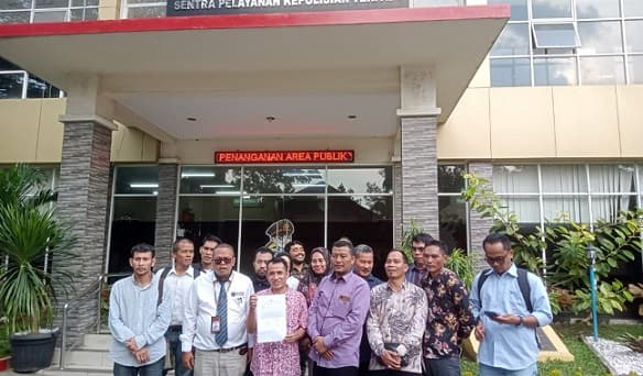pj_bupati_tapteng_dilaporkan_terkait_dugaan_kasus_pencemaran_nama_baik
