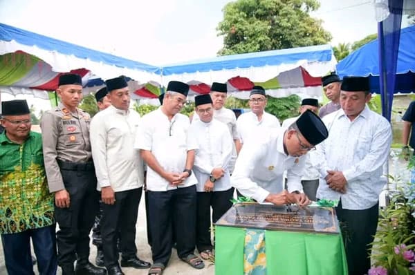 pj_bupati_tapteng_resmikan_masjid_taqwa_bungo_tanjung_di_barus