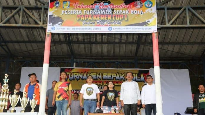 pj_bupati_taput_buka_turnamen_sepakbola_tingkat_sltp_papa_keren_cup_i
