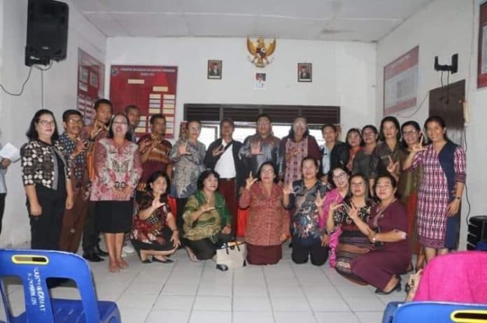 pj_bupati_taput_harapkan_asn_bisa_terapkan_berakhlak