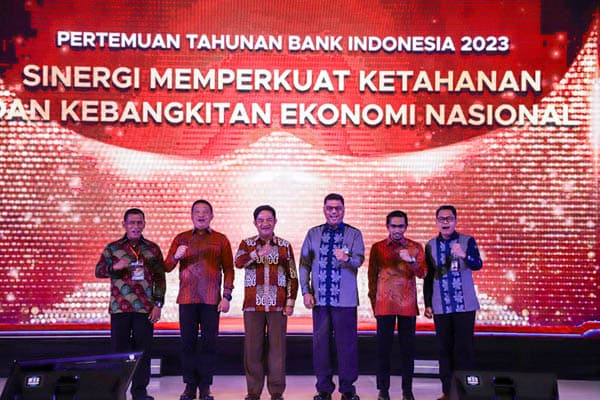 pj_gubernur_ajak_pihak_terkait_bersinergi_untuk_akselerasi_ekonomi_sumut