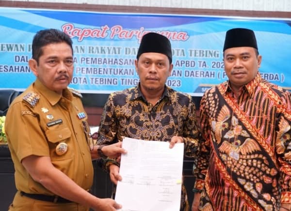 pj_wali_kota_tebing_tinggi_sampaikan_nota_keuangan_ranperda_apbd_ta_2023