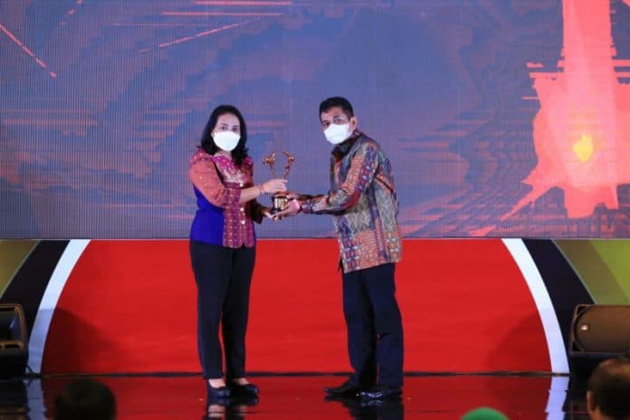 pj_wali_kota_tebing_tinggi_terima_penghargaan_kla_dari_kementerian_pppa_ri