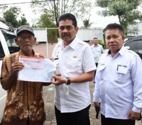 pj_wali_kota_tebing_tinggi_tinjau_penyaluran_blt_bbm