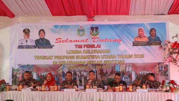 pj_walikota_tebing_tinggi_terima_kedatangan_tim_penilai_lomba_desakelurahan_provsu