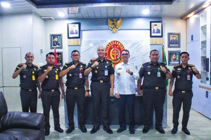 pjs_bupati_sambangi_kantor_kejari_labuhanbatu_ini_yang_dibahas