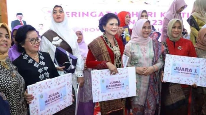 pkk_simalungun_raih_prestasi_di_perlombaan_hari_kartini_ke_144_sumut