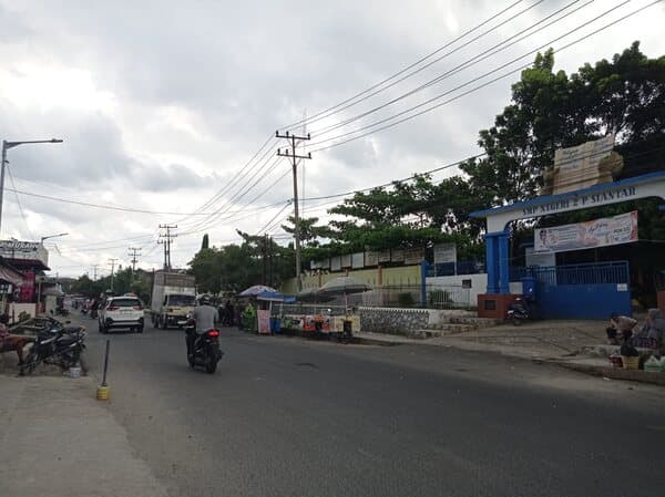 pkl_menjamur_di_jalan_rajamin_purba_camat_sebut_tak_ada_masalah