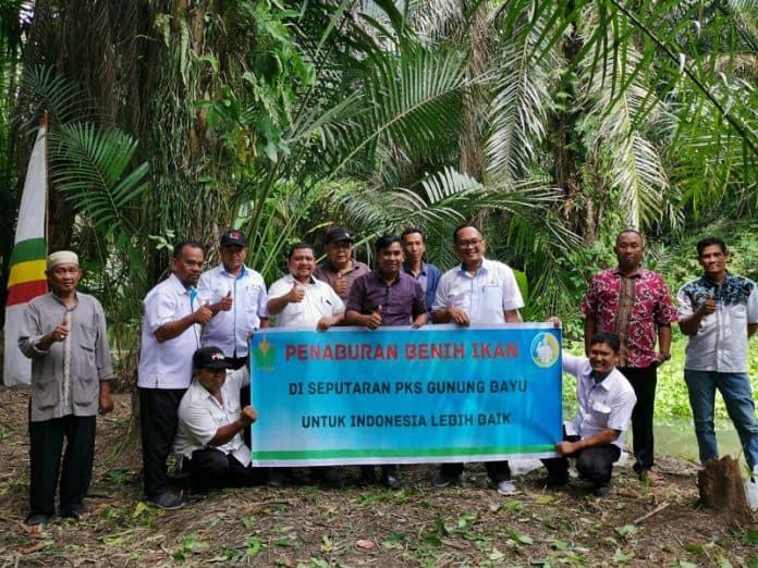 pks_gunung_bayu_simalungun_tabur_3000_bibit_ikan_untuk_warga