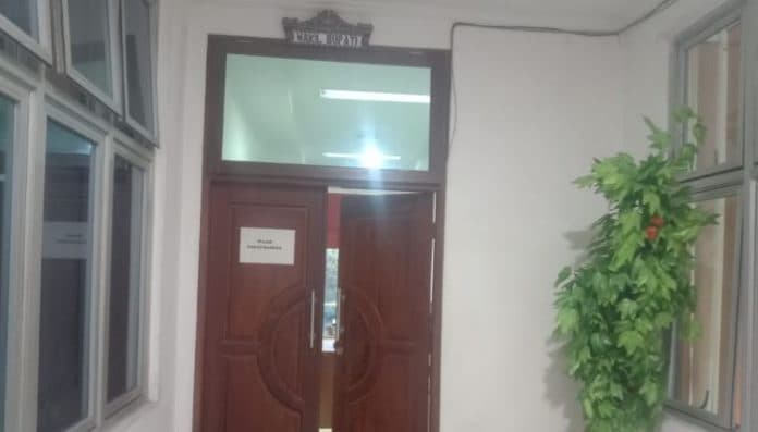 plh_sekda_kantongi_izin_tempati_ruang_kerja_wakil_bupati_taput_yang_saat_ini_kosong