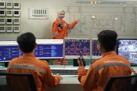 pln_ungkap_peran_perempuan_capai_net_zero_emission_2060