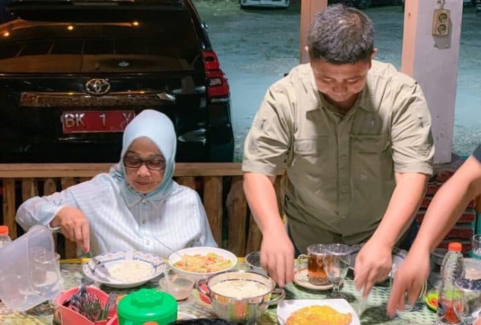 plt_bupati_labuhanbatu_buka_puasa_bersama_dan_silaturahmi_dengan_paspampres