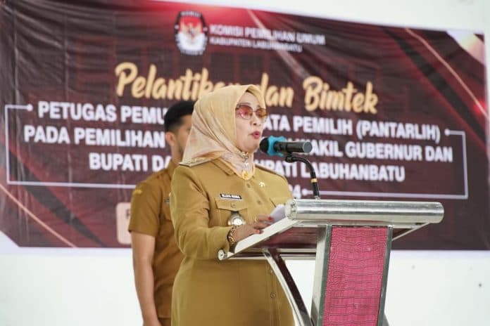 plt_bupati_labuhanbatu_ingatkan_pantarlih_agar_tidak_bermain_saat_bekerja