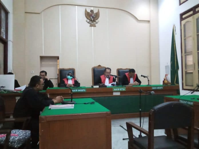 plt_fungsional_bendahara_perumda_air_minum_tirta_umbu_nias_dipenjara_6_tahun