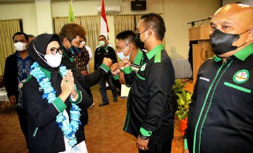 plt_wali_kota_siantar_lantik_bph_fkgor_siantar_2022_2025