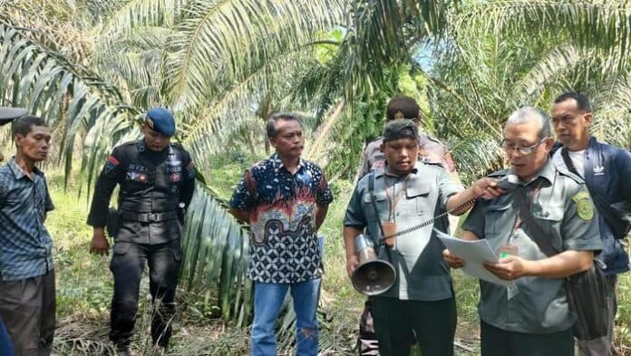 pn_stabat_eksekusi_9_objek_lahan_untuk_proyek_tol_di_kecamatan_gebang