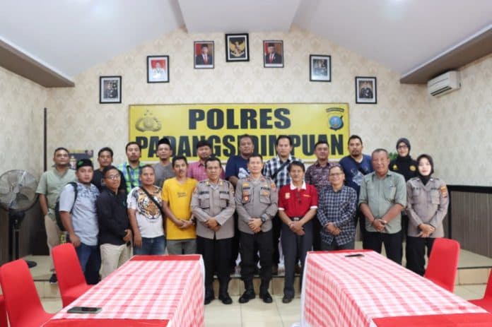 pokja_jurnalis_polres_padangsidimpuan_temu_ramah_dengan_wakapolres