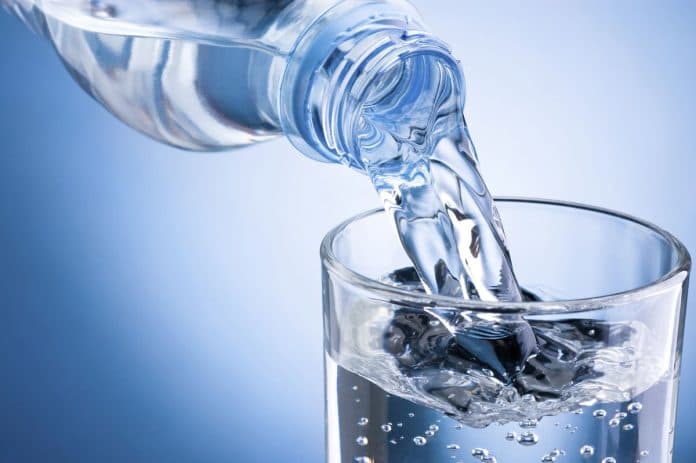 pola_minum_air_putih_selama_berpuasa_menurut_kemenkes