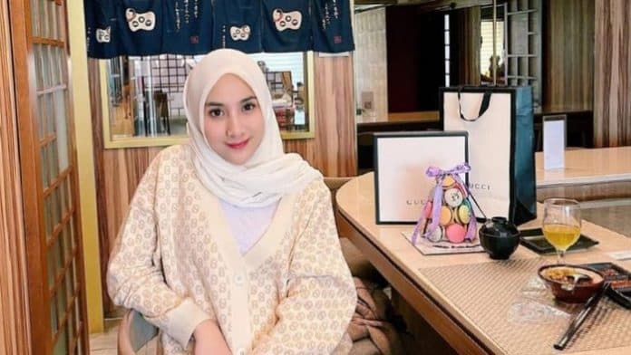 polda_lampung_mengungkap_aliran_dana_penjualan_narkoba_ke_selebgram_adelia