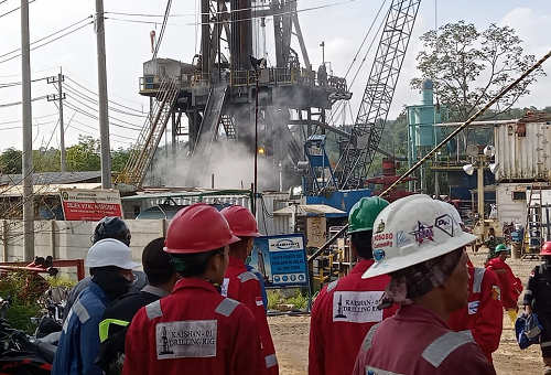 polda_sumut_dan_polres_madina_evakuasi_21_korban_kebocoran_gas_pt_smgp